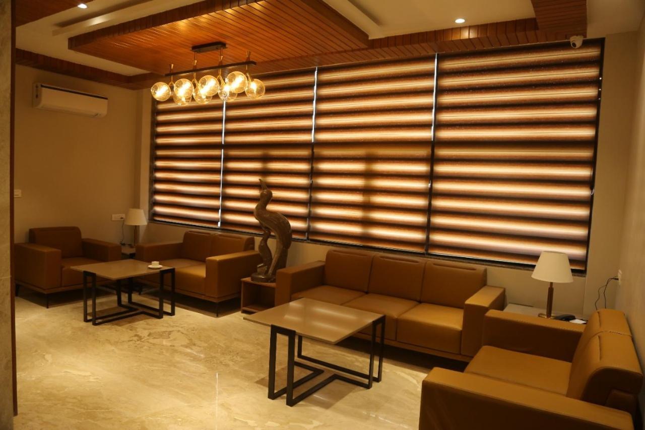 Hotel Bmd The Grand Bhilwara ภายนอก รูปภาพ