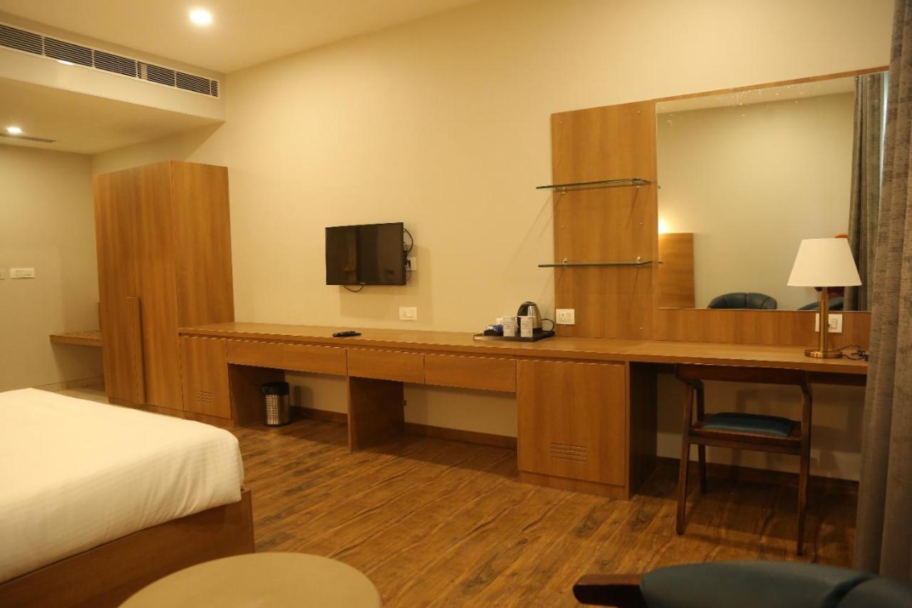 Hotel Bmd The Grand Bhilwara ภายนอก รูปภาพ