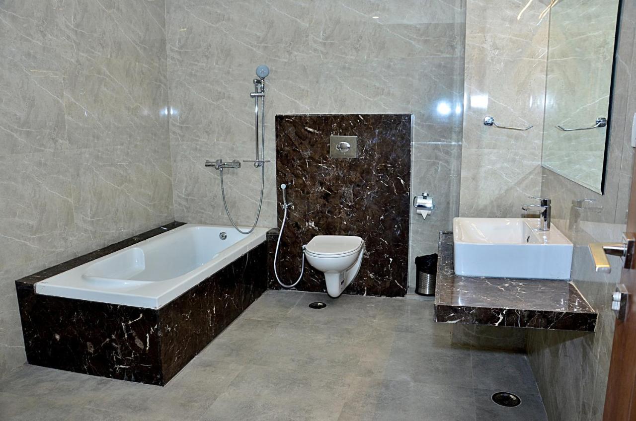 Hotel Bmd The Grand Bhilwara ภายนอก รูปภาพ