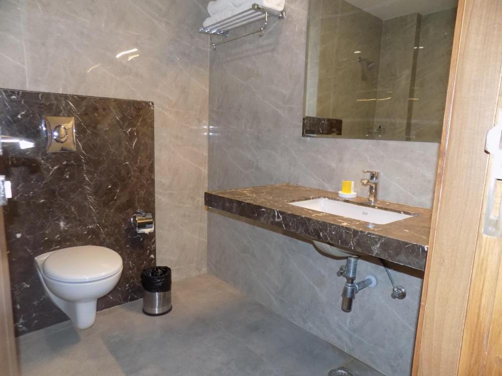 Hotel Bmd The Grand Bhilwara ภายนอก รูปภาพ