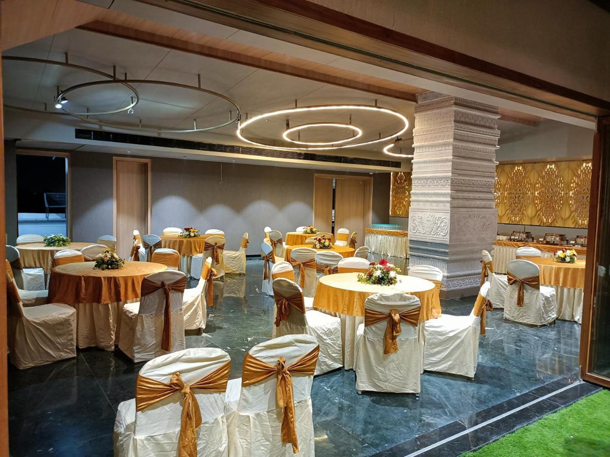 Hotel Bmd The Grand Bhilwara ภายนอก รูปภาพ